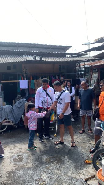 Gerindra menyalurkan bantuan alat-alat kebutuhan sekolah kepada anak-anak di Br. Tegal Sari, Desa Tegal Harum, 15 September 2025.