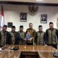Dewan Pengurus Wilayah (DPW) Hidayatullah Provinsi Bali melakukan kunjungan silaturahim ke Kantor Dewan Perwakilan Rakyat Daerah (DPRD) Provinsi Bali pada Senin, 29 September 2025 di Ruangan Fraksi Gerindra, Panjer, Denpasar Selatan.  © Okedaily Bali 