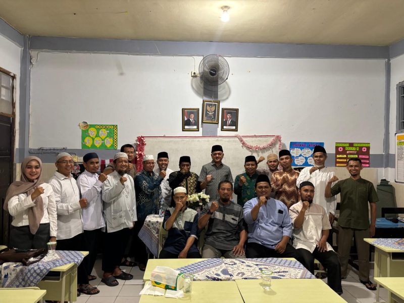 Anggota DPRD Provinsi Bali dari Fraksi Gerindra, Zulfikar Wijaya, melaksanakan kegiatan Reses masa sidang Oktober 2025 dengan menyerap aspirasi DPW Yayasan Al Islam di Jalan Pemogan Gang Taman 20X, Denpasar Selatan. © Okedaily Bali