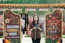 Kepala Dinas Koperasi, UKM dan Perdagangan Kabupaten Badung membuka pameran Badung UMKM Week 2026 di Fountain Stage Beachwalk, Kuta. ©Okedaily Bali/istimewa 