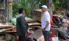 Zulfikar Wijaya DPRD Bali Tinjau Lokasi Banjir di Pulau Biak, Warga Keluhkan Tumpukan Sampah