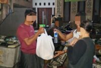 Bantuan berupa makanan siap saji untuk warga terdampak banjir wilayah Kota Denpasar dari Zulfikar Wijaya Anggota DPRD Prov. Bali Fraksi Gerindra Bali, 10 September 2025. © Okedaily Bali 