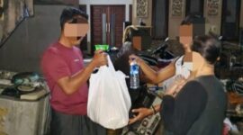 Bantuan berupa makanan siap saji untuk warga terdampak banjir wilayah Kota Denpasar dari Zulfikar Wijaya Anggota DPRD Prov. Bali Fraksi Gerindra Bali, 10 September 2025. © Okedaily Bali 