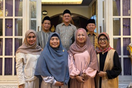Anggota DPRD Provinsi Bali Fraksi Partai Gerindra, Zulfikar Wijaya, bersama Panitia STQH XXVII Tingkat Provinsi Bali Tahun 2025. © Okedaily Bali 