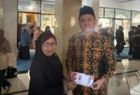 Anggota DPRD Provinsi Bali Fraksi Partai Gerindra, Zulfikar Wijaya, saat melayat ke keluarga Alm. KH. M. Taufik As’adi, tokoh ulama kharismatik yang pernah menjabat sebagai Ketua Majelis Ulama Indonesia (MUI) Provinsi Bali periode 2010–2020. Almarhum wafat pada Minggu, 29 Juni 2025 di Denpasar. ©Okedaily Bali 