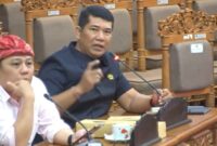 Anggota Dewan Perwakilan Rakyat Daerah (DPRD) Fraksi Partai Gerindra, I Gede Tommy Sumertha, mengusulkan agar Pemerintah Kota Denpasar melalui Dinas PUPR melakukan penataan dan normalisasi sungai Tukad Rangda saat Rapat Kerja gabungan antar komisi.  ©OkeDailyBali [Foto: Istimewa]