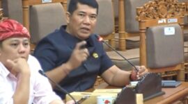 Anggota Dewan Perwakilan Rakyat Daerah (DPRD) Fraksi Partai Gerindra, I Gede Tommy Sumertha, mengusulkan agar Pemerintah Kota Denpasar melalui Dinas PUPR melakukan penataan dan normalisasi sungai Tukad Rangda saat Rapat Kerja gabungan antar komisi.  ©OkeDailyBali [Foto: Istimewa]