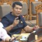 Anggota Dewan Perwakilan Rakyat Daerah (DPRD) Fraksi Partai Gerindra, I Gede Tommy Sumertha, mengusulkan agar Pemerintah Kota Denpasar melalui Dinas PUPR melakukan penataan dan normalisasi sungai Tukad Rangda saat Rapat Kerja gabungan antar komisi.  ©OkeDailyBali [Foto: Istimewa]