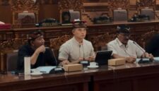 Gus Yoga (tengah) saat menyampaikan dorongan perluasan relaksasi BPHTB bagi pembeli rumah pertama dari kalangan generasi muda di Kota Denpasar. © OkeDailyBali [Foto: Istimewa]