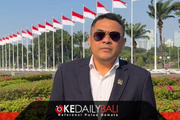 Anggota DPD RI asal Bali, Arya Wedakarna. ®okedaily.com [Foto: Istimewa]