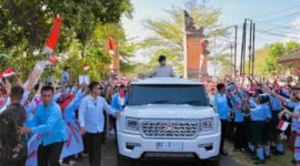 Antusias masyarakat Bali menyambut kedatangan Presiden RI Prabowo Subianto. ®okedailybali [Foto: Istimewa]