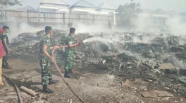 Kebakaran hebat melanda kawasan Jalan Nakula, Gang Jatayu, Desa Pemecutan Kelod, Denpasar Barat, Bali, yang berada di perbatasan Denpasar dan kawasan Legian, Badung, pada Senin (31/8/2026) malam. Istimewa 