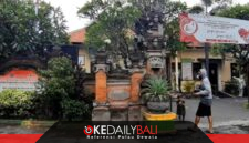 Anggota DPRD Denpasar Gus Yoga soroti kondisi Puskesmas II Denpasar Selatan yang dinilai sudah sempit dan perlu direlokasi ke lahan yang lebih layak. ®okedailybali [Foto: Istimewa]