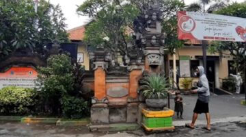 Anggota DPRD Denpasar Gus Yoga soroti kondisi Puskesmas II Denpasar Selatan yang dinilai sudah sempit dan perlu direlokasi ke lahan yang lebih layak. ®okedailybali [Foto: Istimewa]