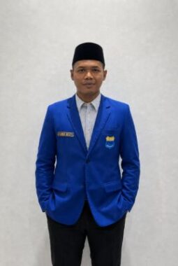 Segelas Kepedulian Kader PMII di Tengah Antrean BBM yang Tak Kunjung Usai